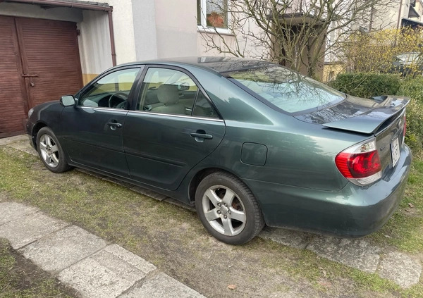 Toyota Camry cena 17500 przebieg: 154500, rok produkcji 2005 z Opole małe 67